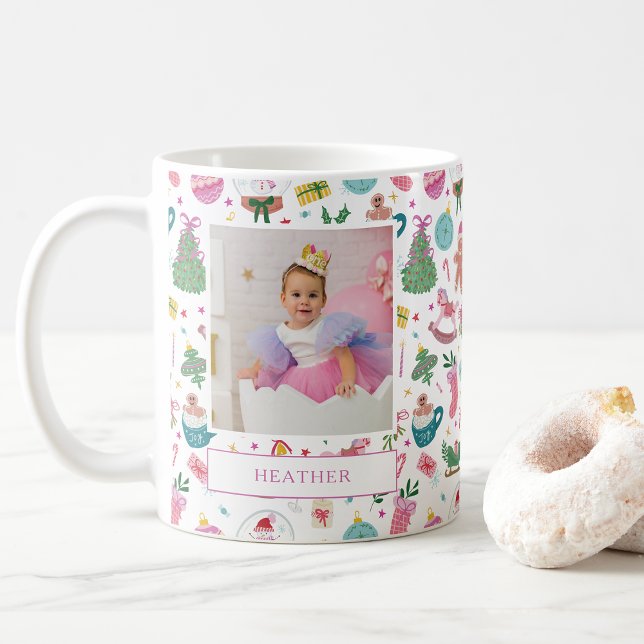 Café Caneca de Foto de Natal Fofa (Whimsical Mug with Cheerful Christmas Doodles  and Photo, a Perfect Holiday Gift! by Painted Paperie)