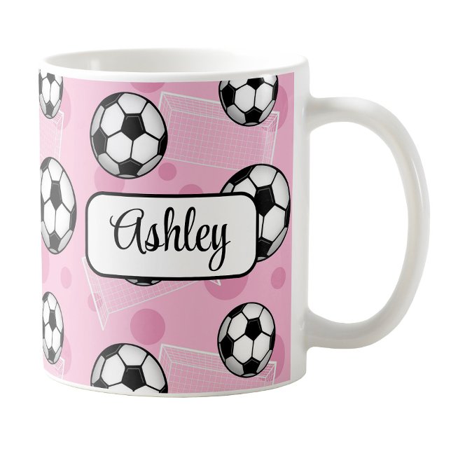 Café Caneca de Futebol Rosa Personalizada (Personalized Pink Soccer Mug at Amy's Coffee Mugs on Zazzle. )