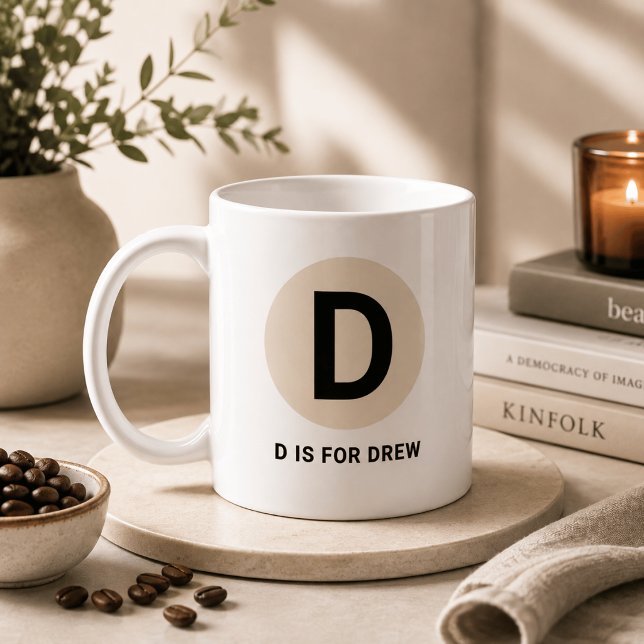 Café Caneca de Inicial Moderna – Design “D de [Nome]” (Criador carregado)