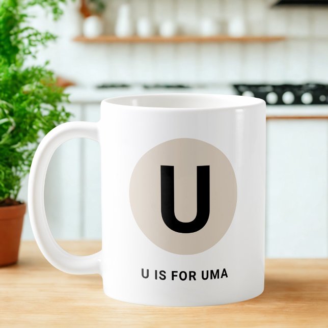 Café Caneca de Inicial Moderna – Design “U é para [Nome (Criador carregado)