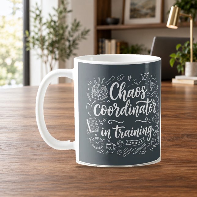 Café Caneca de Quadro Negro Coordenadora de Caos em Tre (Criador carregado)