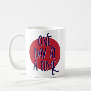 Café Caneca de Recuperação com a Frase "Um Dia de Cada