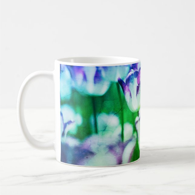 Café Caneca de tulipas coloridas (Esquerda)
