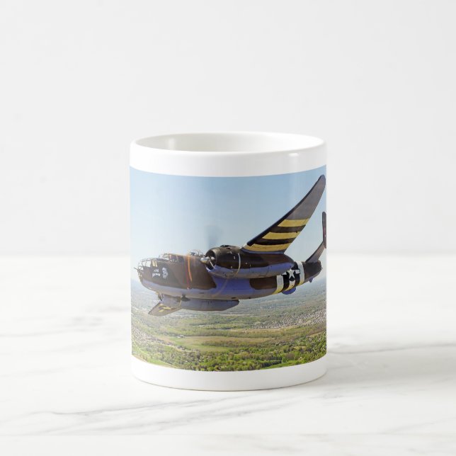 Café Caneca do bombardeiro de B-25 Mitchell (Centro)