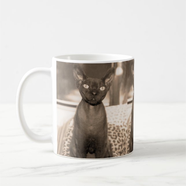 Café Caneca do gato de Devon Rex do Sepia (Esquerda)