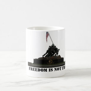 Café caneca do memorial de guerra do Corpo do Marines