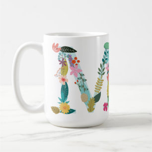 Café Caneca do monograma de M, inicial floral de M,