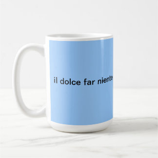 Café caneca do niente distante de dolce do IL