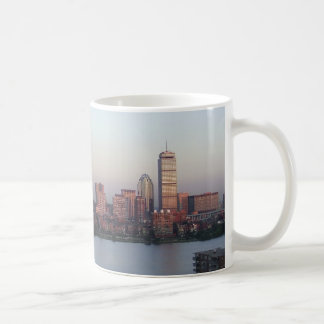 Café Caneca do por do sol da skyline de Boston