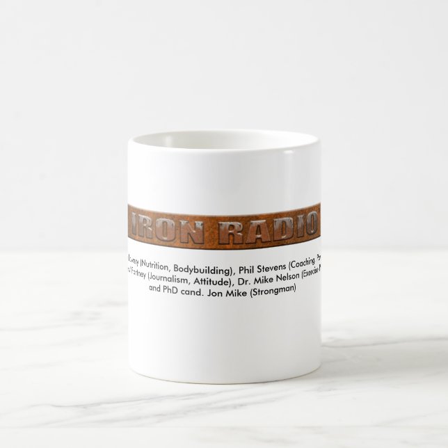 Café caneca dos co-anfitriões de IronRadio.org (Centro)