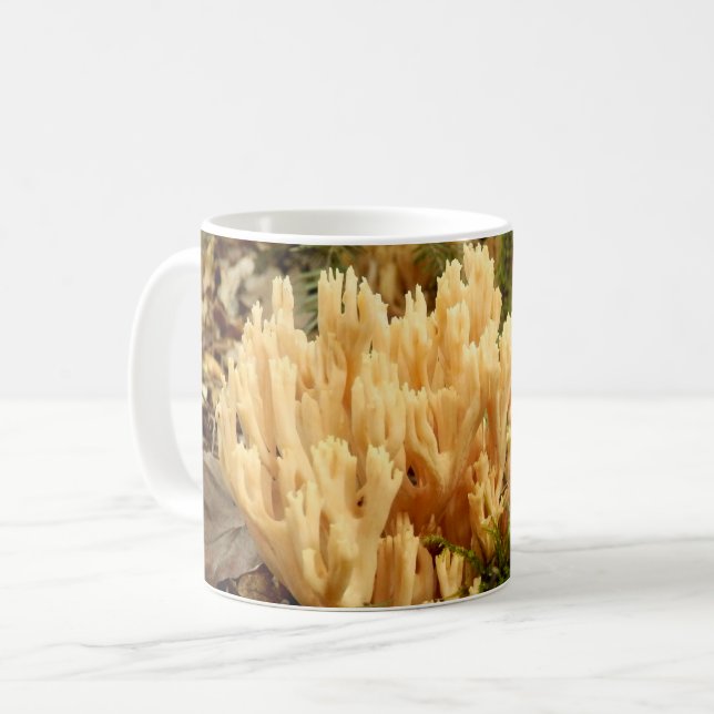 Café Caneca dos fungos do stricta de Ramaria (Frente Esquerda)