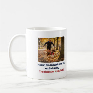 Café Caneca Engraçada de Cachorro Vendo Esquilo