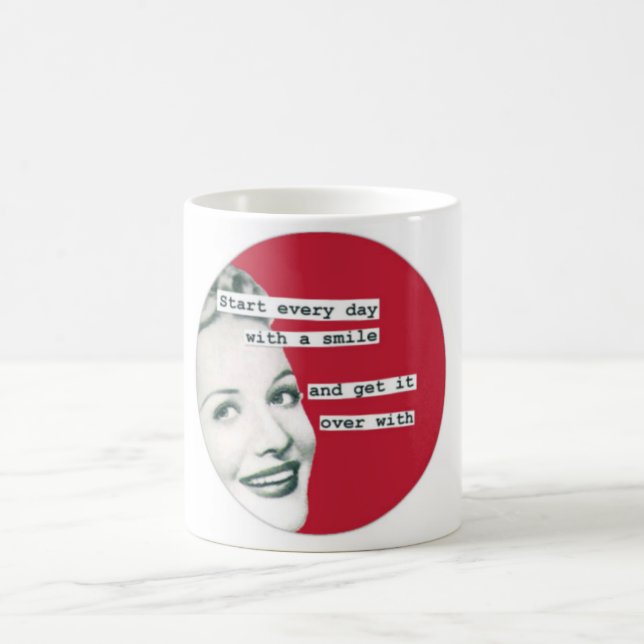 Café Caneca feliz retro do SORRISO da dona de casa (Centro)