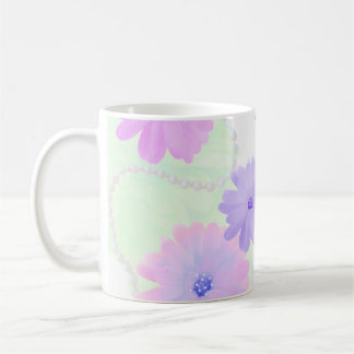 Café Caneca Flores Delicadas e Espirais de Pérolas