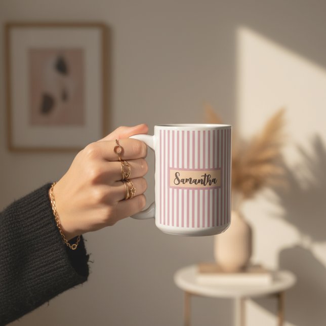 Café Caneca Personalizada com Listras Rosa de Presente  (Custom Striped Pink Mug – Personalized Birthday Gift for Mom, Aunt, Grandma or Girls)