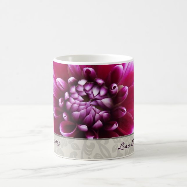 Café Caneca roxa da dália de Fuschia (Centro)