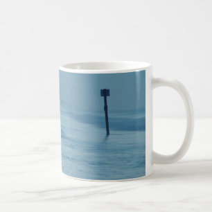 Café Caneca solitária da maré da praia de FL da entra