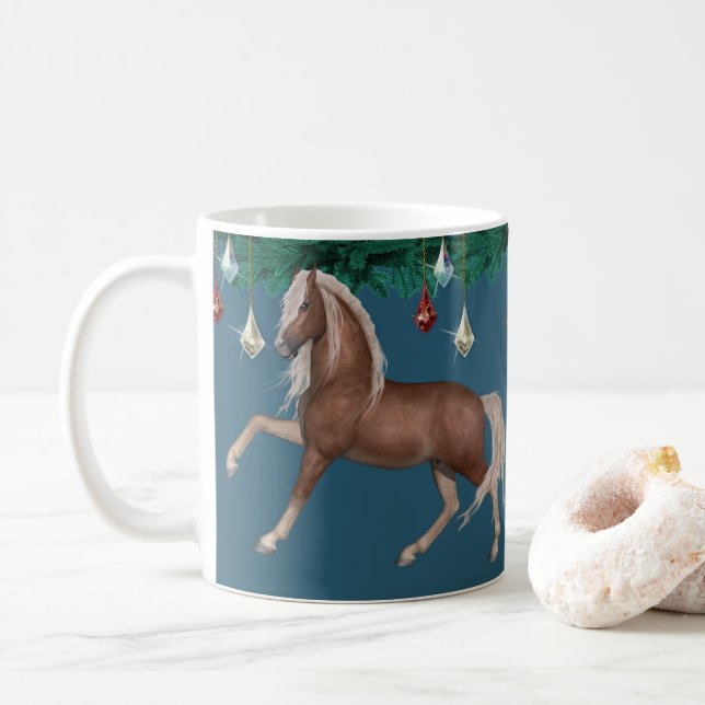 Café Cavalo de Palomino na Caneca Azul (Com Donut)