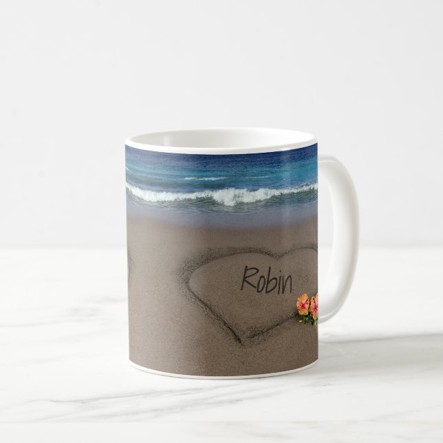Café Corações na areia com sua caneca de texto (Frente Esquerda)
