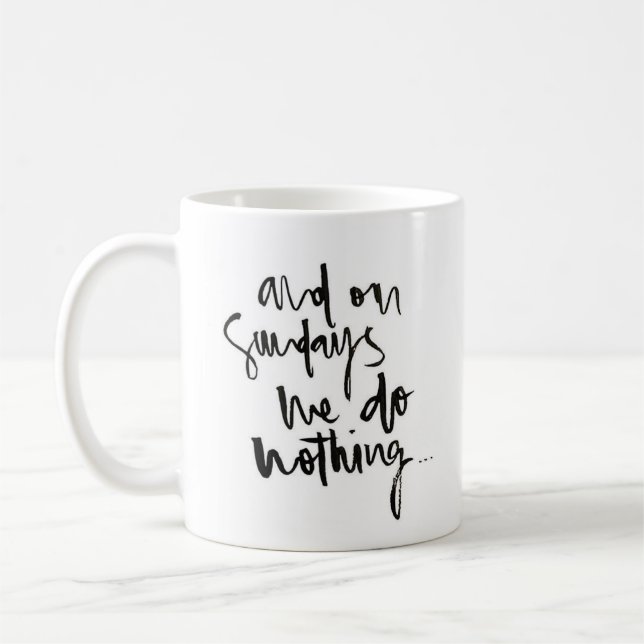 Café "E na caneca branca clássica de domingos… "- (Esquerda)