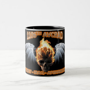 Café Em Dois Tons 1106th Crânio de AVCRAD & caneca flamejantes das