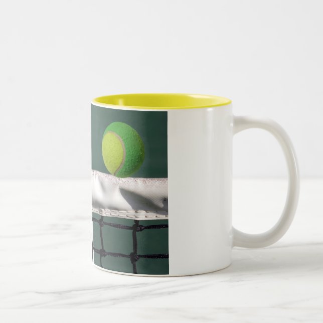 Café Em Dois Tons A caneca - bola de tênis sob deixou (Direita)