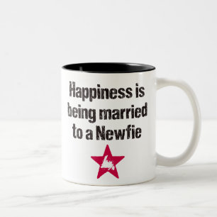 Café Em Dois Tons A felicidade está sendo casada a uma caneca de