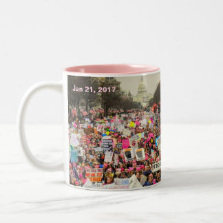 Café Em Dois Tons Beba sua manhã Jo de uma caneca bonita de março -