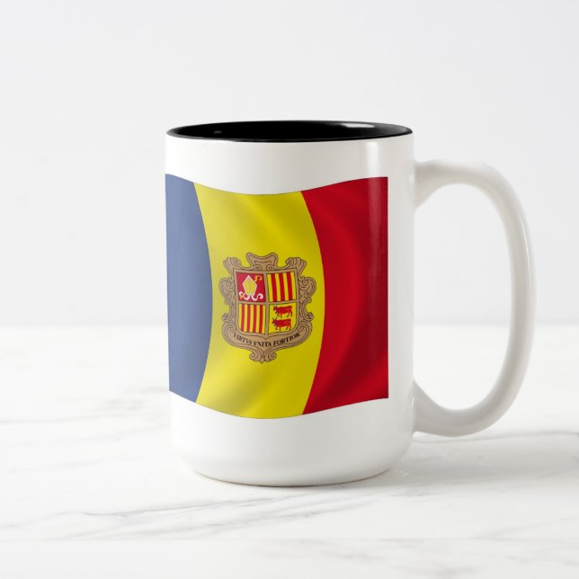 Café Em Dois Tons Caneca com a Bandeira de Andorra (Direita)