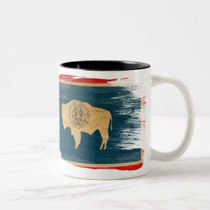 Café Em Dois Tons Caneca da bandeira de Wyoming