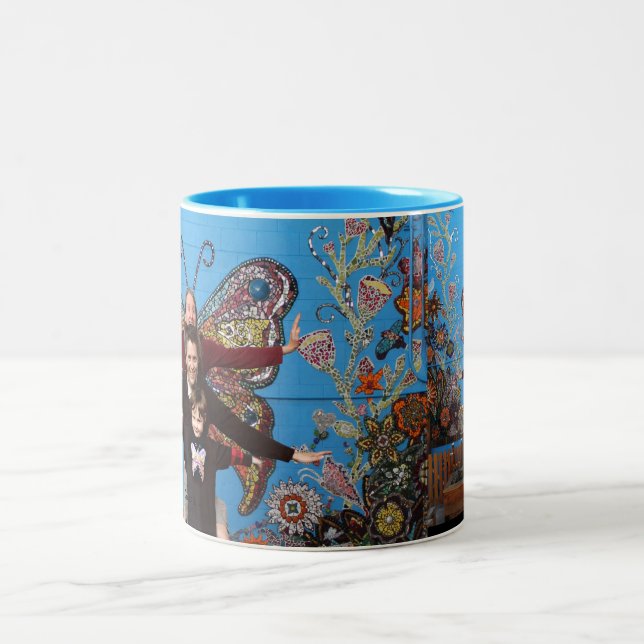 Café Em Dois Tons Caneca da borboleta Sully, de Erin & de Julie (Centro)