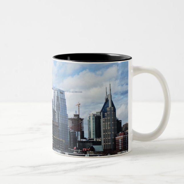 Café Em Dois Tons Caneca da skyline de Nashville (Direita)