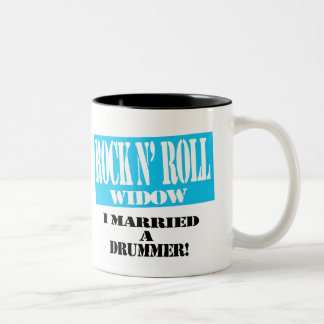 Café Em Dois Tons Caneca da viúva do rolo de N da rocha - baterista!