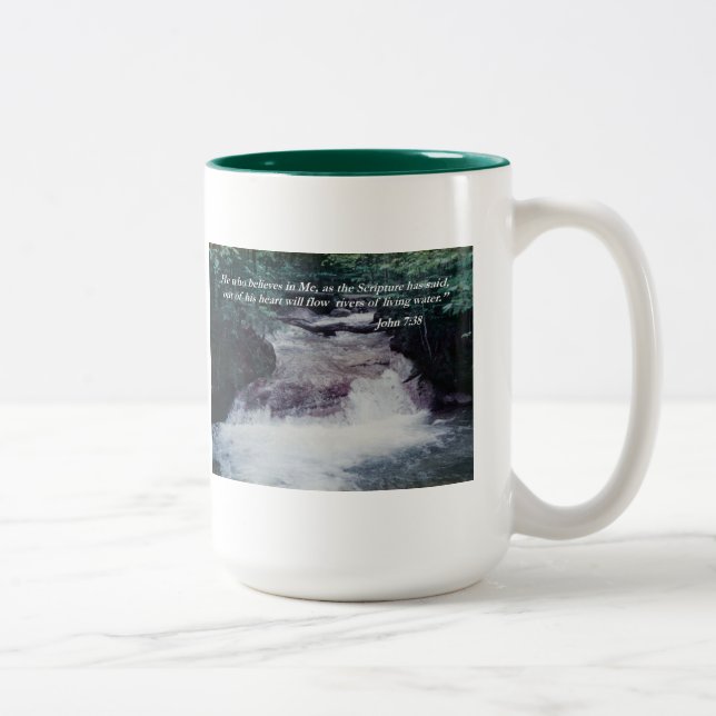 Café Em Dois Tons Caneca das citações da bíblia do 7:38 de John (Direita)