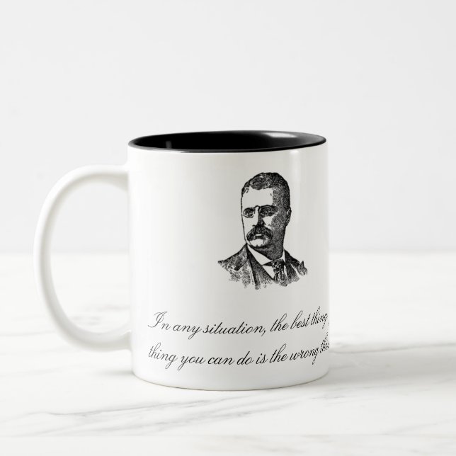 Café Em Dois Tons Caneca das citações de Teddy Roosevelt (Esquerda)