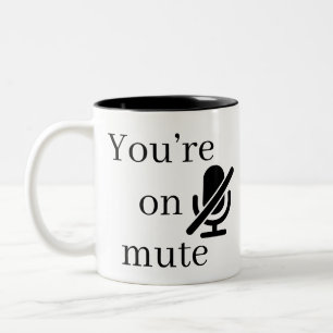 Café Em Dois Tons Caneca de citação engraçada Você está no mudo