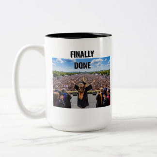 Café Em Dois Tons Caneca de Graduação Finalmente Concluído | Turma d