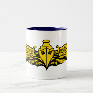 Café Em Dois Tons Caneca de superfície do Pin do oficial da guerra -