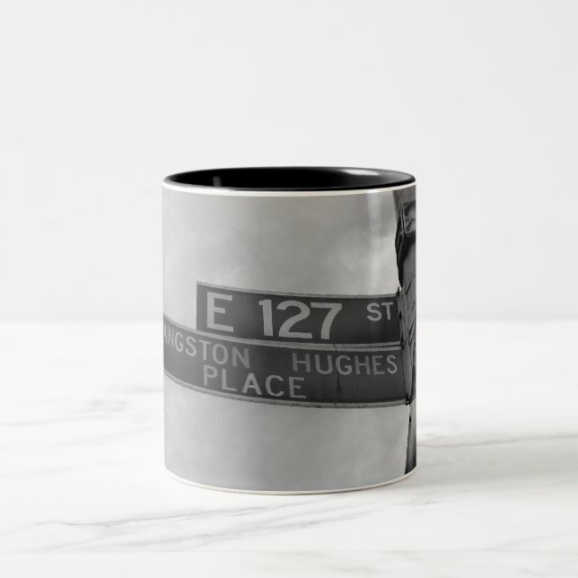 Café Em Dois Tons Caneca do lugar de Langston Hughes (Centro)