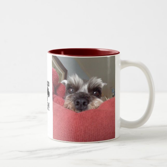 Café Em Dois Tons Caneca do salvamento do Schnauzer de Clarabelle (Direita)