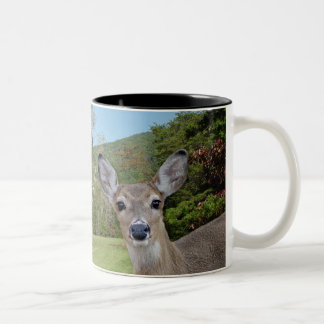 Café Em Dois Tons Caneca dos cervos de Whitetail (gama)