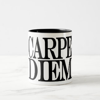 Café Em Dois Tons Caneca Latin das citações de Carpe Diem