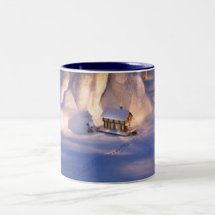 Café Em Dois Tons Casa pequena na Caneca de Neve