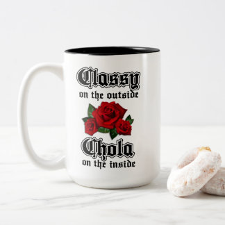 Café Em Dois Tons Clássica Do Lado Exterior Da Chola Na Caneca De De