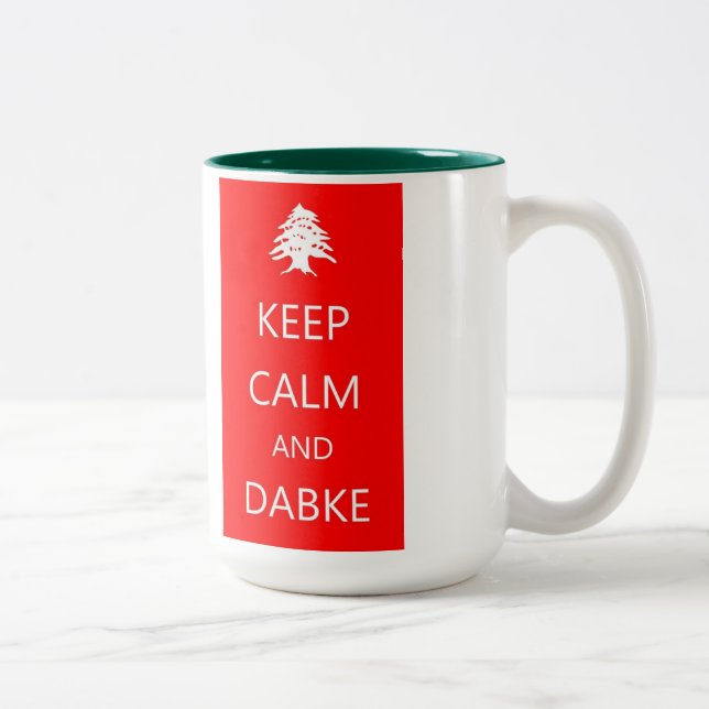 Café Em Dois Tons MANTENHA caneca de Líbano do ~ da CALMA e do DABKE (Direita)