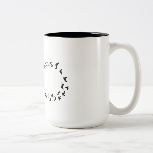 Café Em Dois Tons Na caneca de Omnia Paratus (Direita)