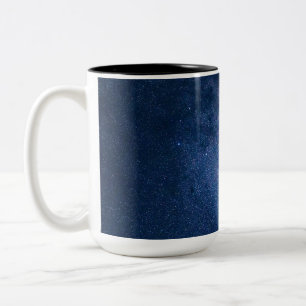 Café Em Dois Tons "Serene Sips: A legância da caneca azul de café"