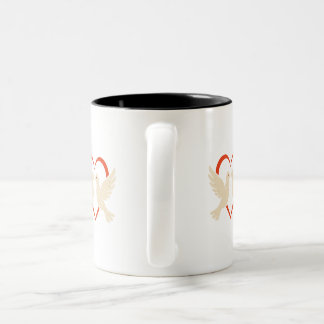 Café Em Dois Tons uma caneca de coração - Símbolo de amor e paz