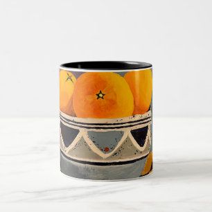 Café Em Dois Tons Uma linda caneca com design de pintura de laranjas