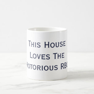 Café Esta casa ama a caneca notória de RBG